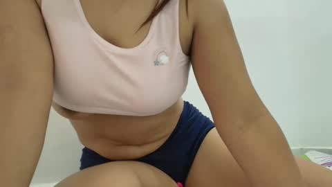 Charlotte Y Crystal online show from 12/03/25, 05:22