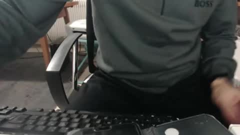 Snapshot of hero0111 chatting on 12/14/24, 05:58 hero0111 online show from 12/14/24, 05:58