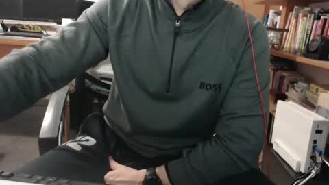 Snapshot of hero0111 chatting on 12/28/24, 02:42 hero0111 online show from 12/28/24, 02:42