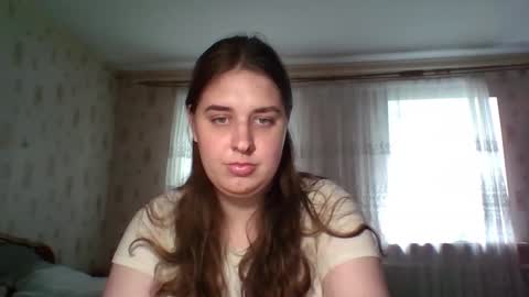 hess_luna_ online show from 09/17/25, 09:11