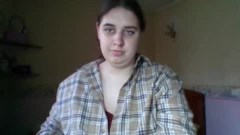 hess_luna_ online show from 11/06/25, 10:05