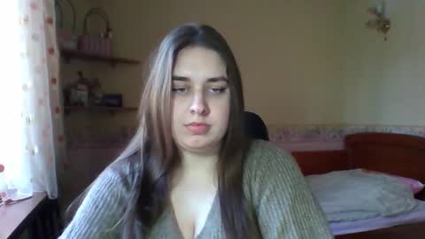 hess_luna_ online show from 01/12/26, 09:25