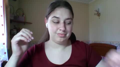 hess_luna_ online show from 03/18/26, 10:07