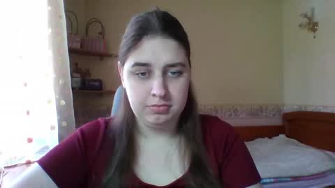 hess_luna_ online show from 04/14/26, 09:04