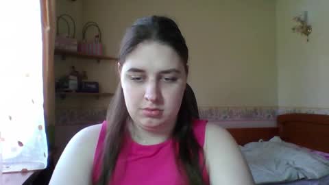 hess_luna_ online show from 04/21/26, 08:42