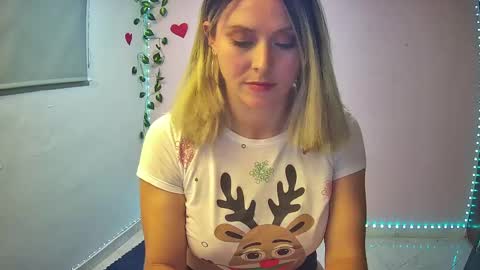 Hestesiaxx online show from 12/19/24, 02:45