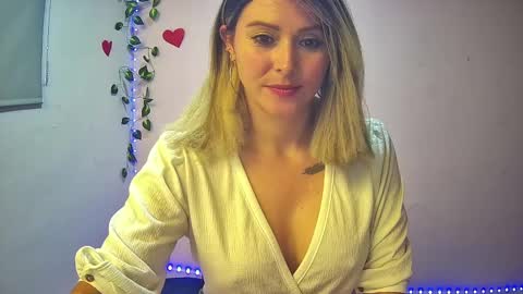 Hestesiaxx online show from 12/23/24, 01:29