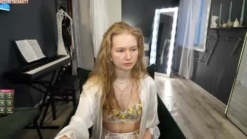 Snapshot of hetaerart chatting on 05/30/26, 07:44 Sasha online show from 05/30/26, 07:44