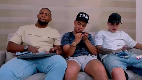 heteros men online show from 03/03/25, 07:28