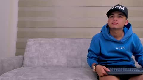 heteros men online show from 03/06/25, 10:26