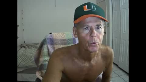 Snapshot of hewes1 chatting on 09/20/25, 11:28 hewes1 online show from 09/20/25, 11:28