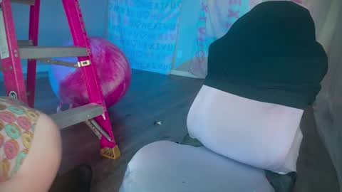 salem online show from 12/06/24, 09:32