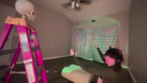 salem online show from 12/15/24, 07:02