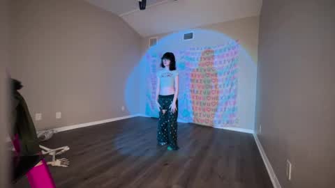 salem online show from 12/20/24, 07:44