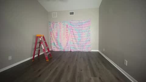 salem online show from 03/03/25, 04:25