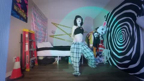 salem online show from 09/25/25, 05:44