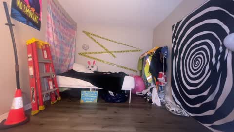 salem online show from 10/08/25, 03:26