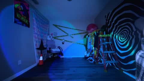 salem online show from 11/08/25, 04:01