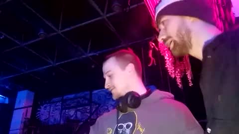 Arnold online show from 12/25/24, 08:17