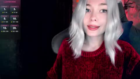 Snapshot of hey_nora_ chatting on 10/29/25, 09:44 Nora online show from 10/29/25, 09:44