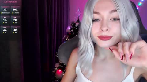 Snapshot of hey_nora_ chatting on 01/14/26, 11:09 Nora online show from 01/14/26, 11:09