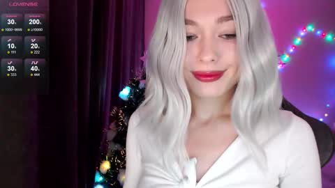 Snapshot of hey_nora_ chatting on 01/16/26, 12:03 Nora online show from 01/16/26, 12:03