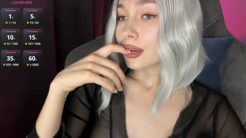 Snapshot of hey_nora_ chatting on 06/07/26, 09:18 Nora online show from 06/07/26, 09:18