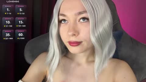 Snapshot of hey_nora_ chatting on 07/05/26, 04:19 Nora online show from 07/05/26, 04:19