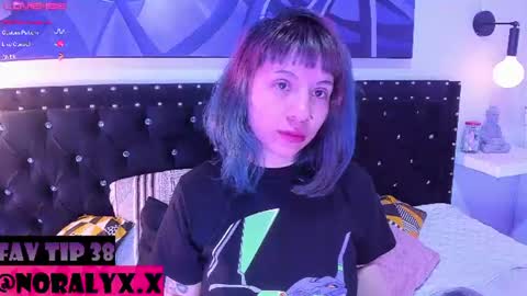 Snapshot of hey_noraly chatting on 07/11/26, 04:37 Noraly online show from 07/11/26, 04:37