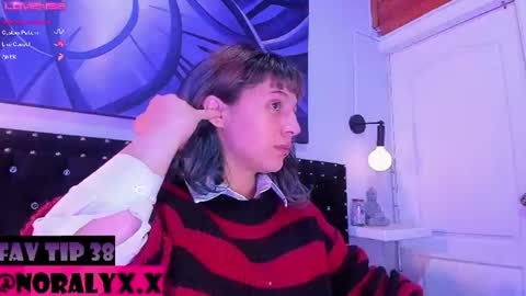 Snapshot of hey_noraly chatting on 07/18/26, 05:00 Noraly online show from 07/18/26, 05:00