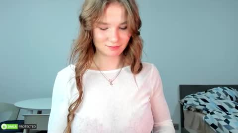 Bella 3 online show from 09/19/25, 11:05