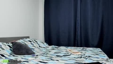 Bella 3 online show from 11/20/25, 02:56