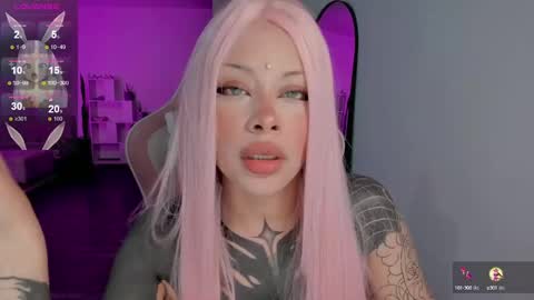 Snapshot of heybambino_ chatting on 01/11/25, 03:34 Bambi.....Help me get 100 likes in the satisfaction bar. online show from 01/11/25, 03:34