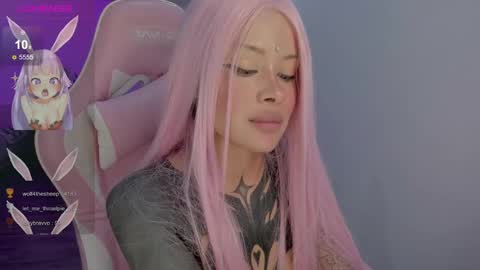 Snapshot of heybambino_ chatting on 01/13/25, 08:37 Bambi.....Help me get 100 likes in the satisfaction bar. online show from 01/13/25, 08:37