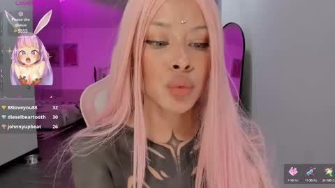 Snapshot of heybambino_ chatting on 01/25/25, 07:38 Bambi.....Help me get 100 likes in the satisfaction bar. online show from 01/25/25, 07:38