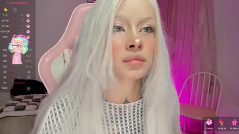 Snapshot of heybambino_ chatting on 09/28/25, 03:23 Bambi.....Help me get 100 likes in the satisfaction bar. online show from 09/28/25, 03:23