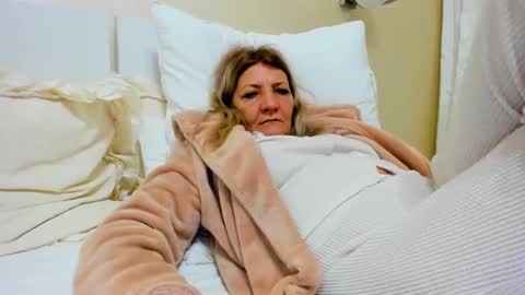 Heyheygrey online show from 02/19/25, 01:51