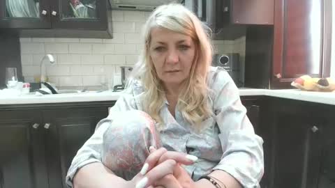 Snapshot of heyheygrey chatting on 06/11/26, 03:59 Heyheygrey online show from 06/11/26, 03:59