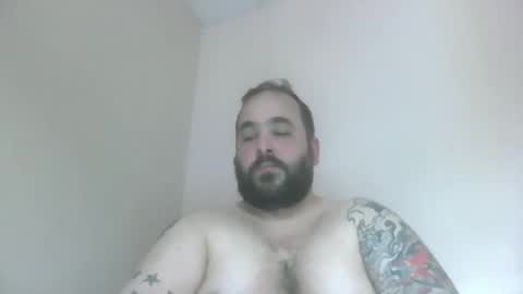 Snapshot of heyhoo111 chatting on 05/16/26, 02:49 heyhoo111 online show from 05/16/26, 02:49