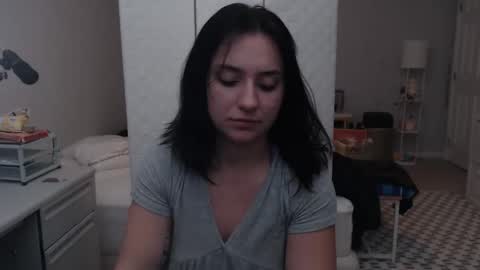 Snapshot of heyitspiper chatting on 10/27/25, 01:53 Piper online show from 10/27/25, 01:53