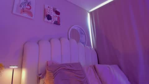 Martina Ricci Show schedule Monday to Friday 8am colombia time I work some weekends  online show from 03/26/26, 04:12