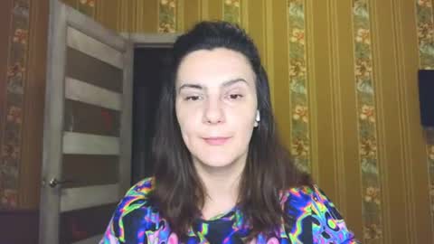 Snapshot of heyy_baddie chatting on 06/21/26, 06:32 Heyy baddie online show from 06/21/26, 06:32