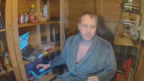 Snapshot of hharveyden chatting on 03/29/26, 10:43 H Dawg online show from 03/29/26, 10:43