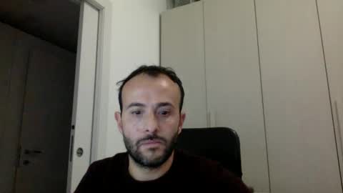 Snapshot of hhombre chatting on 10/31/25, 03:46 hhombre online show from 10/31/25, 03:46