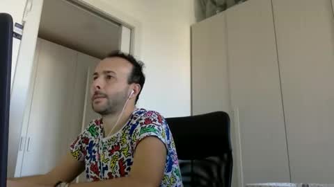 Snapshot of hhombre chatting on 11/03/25, 01:56 hhombre online show from 11/03/25, 01:56