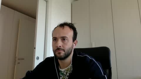 Snapshot of hhombre chatting on 11/28/25, 09:56 hhombre online show from 11/28/25, 09:56