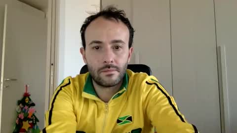 Snapshot of hhombre chatting on 12/19/25, 01:40 hhombre online show from 12/19/25, 01:40