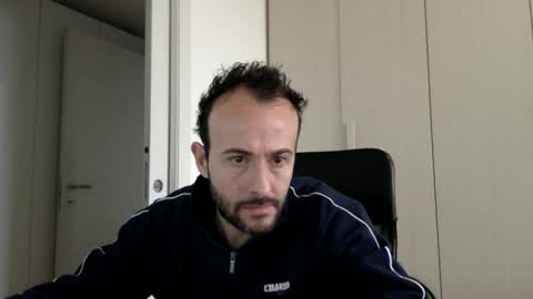 Snapshot of hhombre chatting on 01/15/26, 10:42 hhombre online show from 01/15/26, 10:42