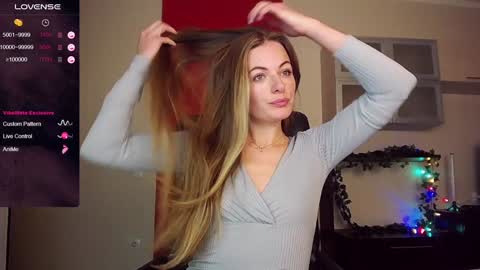 Lina online show from 01/25/25, 12:37