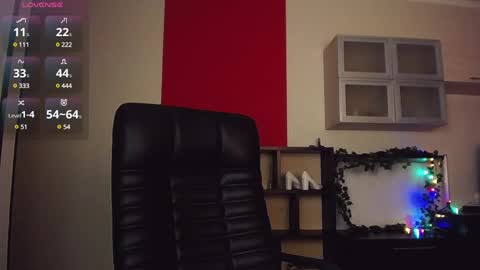 Lina online show from 02/16/25, 10:21